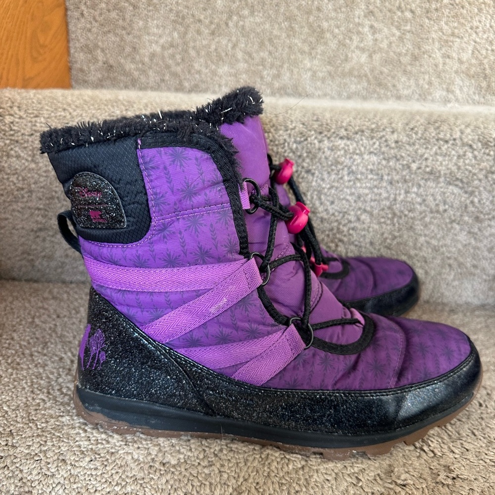 Sorel Disney X Whitney Short Lace in Wild Iris/ Black Anna Edition Boot - Picture 9 of 9